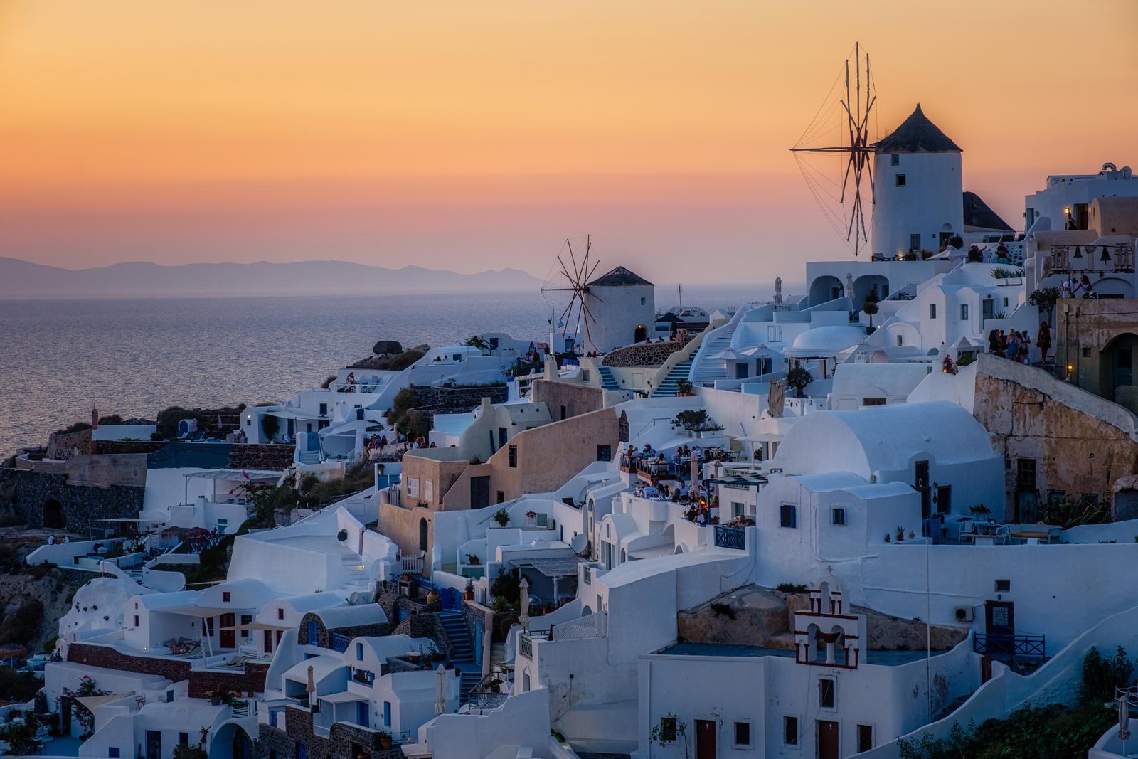 Οι καλύτερες παραλίες στη Σαντορίνη